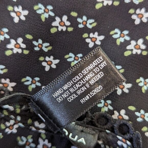 Aqua Flutter Sleeve Tiered Smocked Waist Black Floral Dress sz XS EUC - Picture 12 of 12